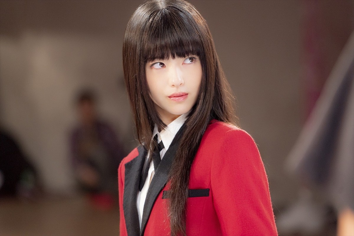 浜辺美波＆乃木坂46・松村沙友理のデュエットに「神ライブ」の声 『賭ケグルイ』第3話