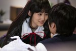 【写真】乃木坂46・山下美月が“馬乗り” 大胆シーンにネット驚き 『電影少女』第2話