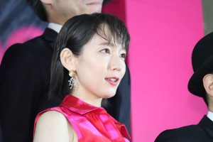 『パラレルワールド・ラブストーリー』完成披露 レッドカーペット＆舞台挨拶に登場した吉岡里帆