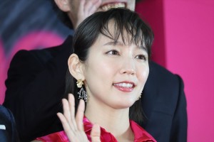 『パラレルワールド・ラブストーリー』完成披露 レッドカーペット＆舞台挨拶に登場した吉岡里帆