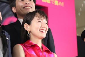 『パラレルワールド・ラブストーリー』完成披露 レッドカーペット＆舞台挨拶に登場した吉岡里帆