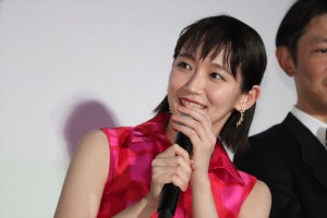 『パラレルワールド・ラブストーリー』完成披露 レッドカーペット＆舞台挨拶に登場した吉岡里帆