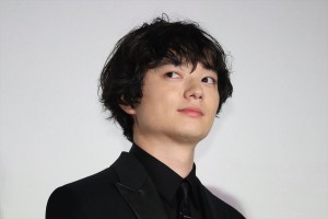 『パラレルワールド・ラブストーリー』完成披露 レッドカーペット＆舞台挨拶に登場した染谷将太