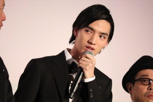 『パラレルワールド・ラブストーリー』完成披露 レッドカーペット＆舞台挨拶に登場した清水尋也