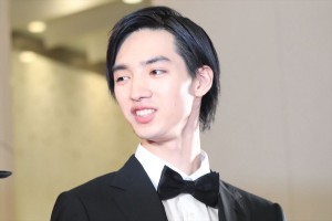 『パラレルワールド・ラブストーリー』完成披露 レッドカーペット＆舞台挨拶に登場した清水尋也