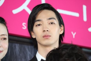 『パラレルワールド・ラブストーリー』完成披露 レッドカーペット＆舞台挨拶に登場した清水尋也