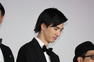 『パラレルワールド・ラブストーリー』完成披露 レッドカーペット＆舞台挨拶に登場した清水尋也