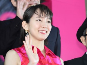 『パラレルワールド・ラブストーリー』完成披露 レッドカーペット＆舞台挨拶に登場した吉岡里帆