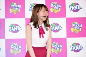 「ファンタ坂学園」入学式に登場した秋元真夏