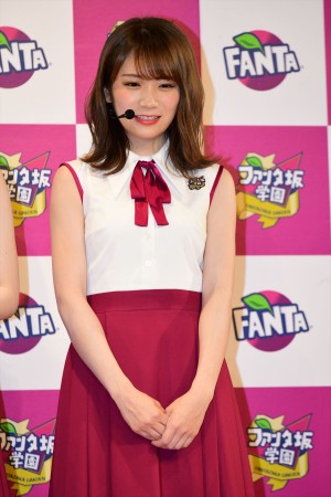 「ファンタ坂学園」入学式に登場した秋元真夏