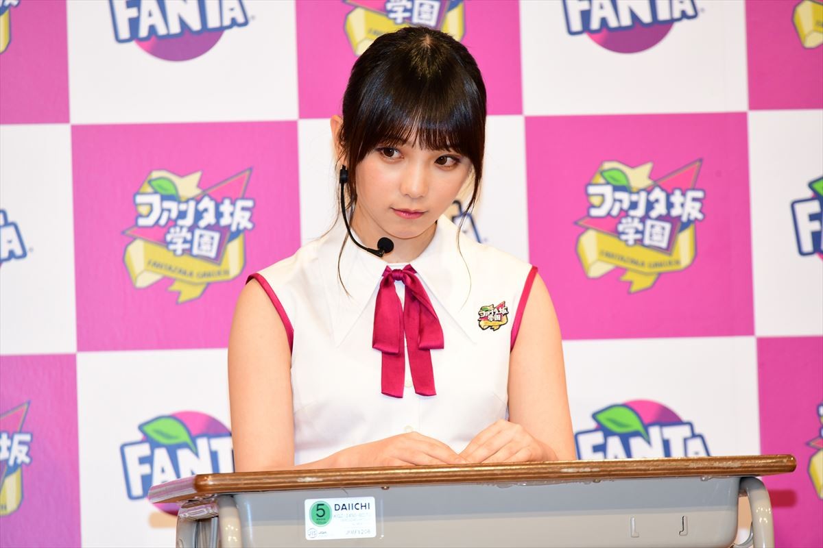 乃木坂46・秋元真夏、CMで挑戦した“変顔”に「恥ずかしい」と照れ笑い