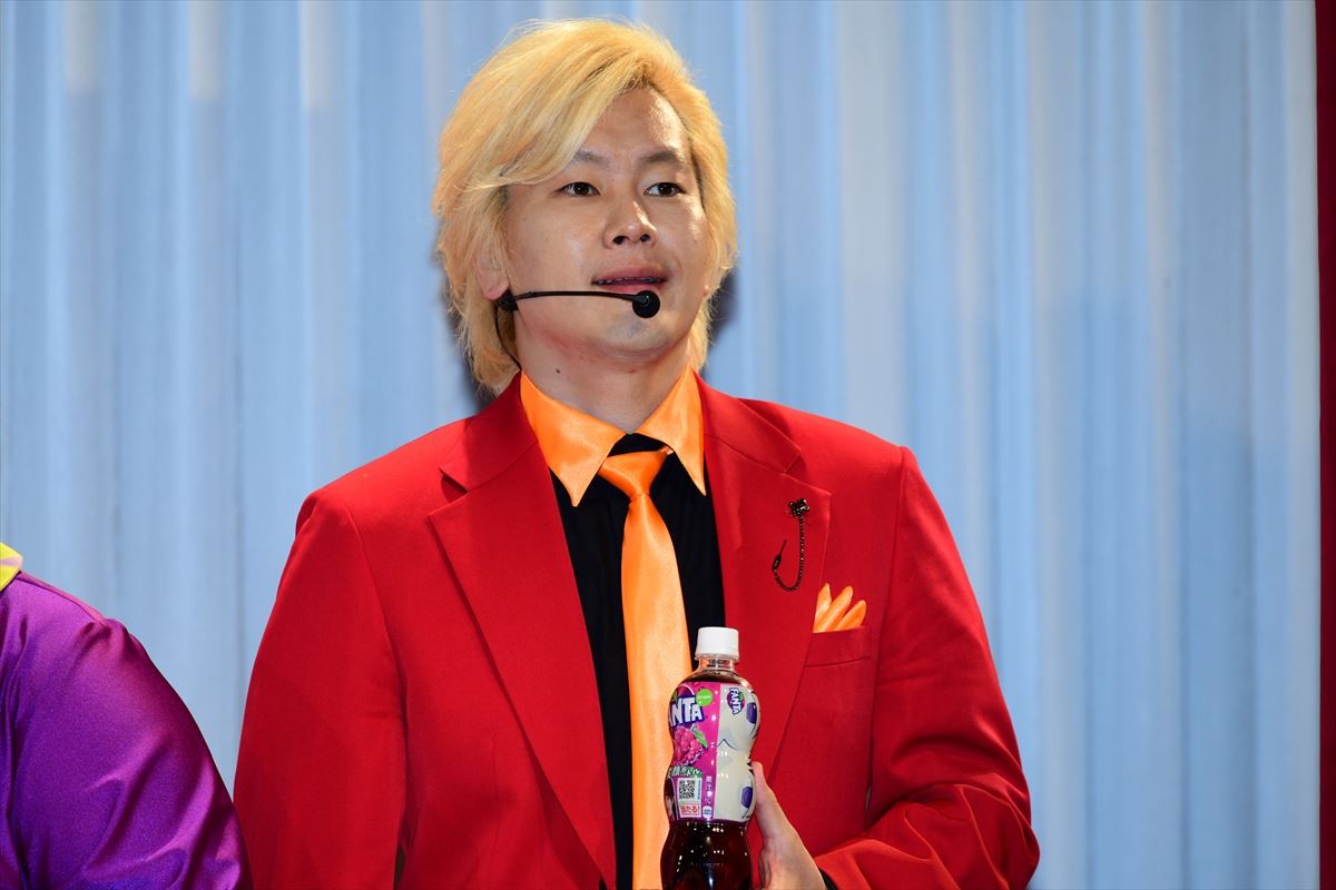 乃木坂46・秋元真夏、CMで挑戦した“変顔”に「恥ずかしい」と照れ笑い