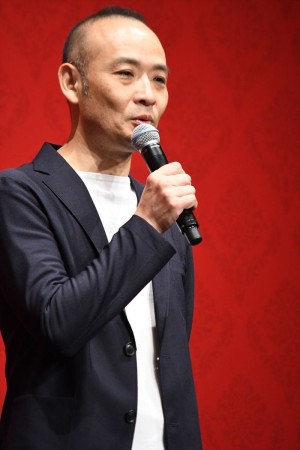 映画『うちの執事が言うことには』完成披露試写会に登場した久万真路監督