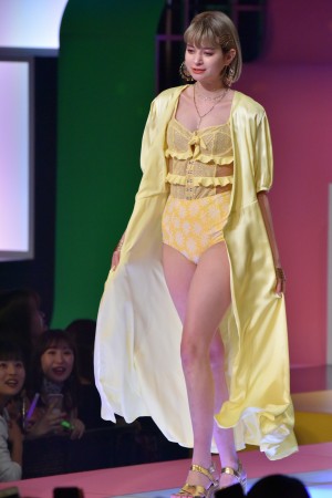 「ViVi Night in TOKYO2019～SPRING PARTY～」に登場した瑛茉ジャスミン