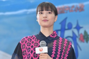 連続テレビ小説『なつぞら』特別塗装機のお披露目会見に登場した広瀬すず