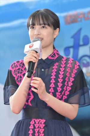 連続テレビ小説『なつぞら』特別塗装機のお披露目会見に登場した広瀬すず