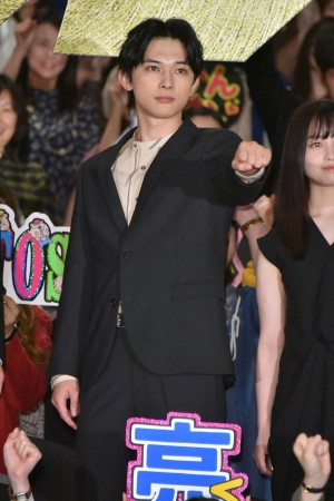 『キングダム』初日舞台挨拶に登壇した吉沢亮