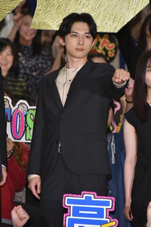 『キングダム』初日舞台挨拶に登壇した吉沢亮