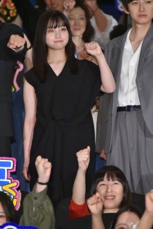 『キングダム』初日舞台挨拶に登壇した橋本環奈
