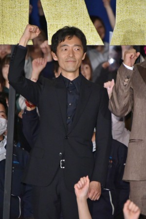 『キングダム』初日舞台挨拶に登壇した佐藤信介監督