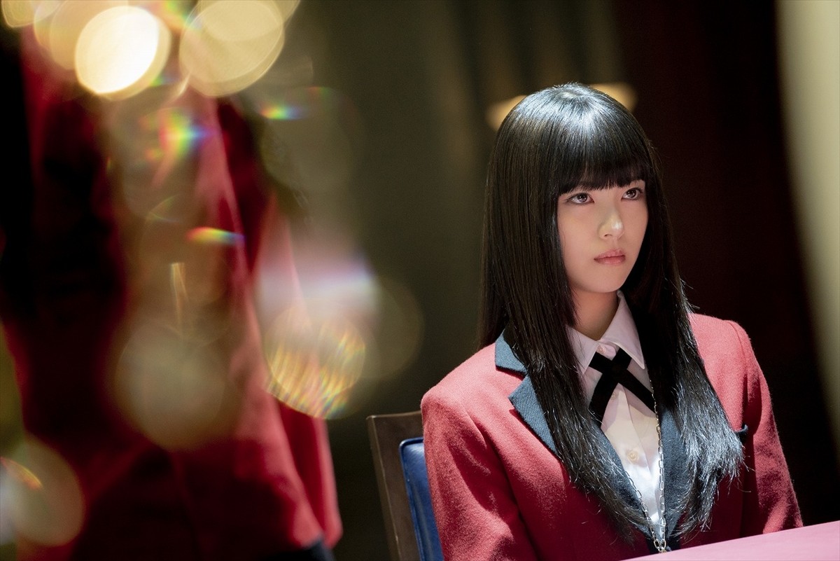 『賭ケグルイ2』、浜辺美波vs中川大志の公式戦スタート　白装束姿の福原遥も現れ…