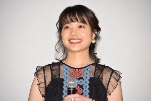 岸井ゆきの、映画『愛がなんだ』公開記念舞台挨に登場