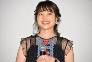 岸井ゆきの、映画『愛がなんだ』公開記念舞台挨に登場