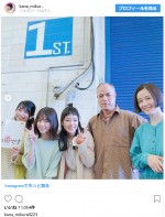 『あなたの番です』和気あいあい現場ショット（左から三倉佳奈、西野七瀬、奈緒、田中要次、原田知世）※「三倉佳奈」インスタグラム