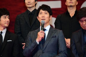 『空母いぶき』完成披露試写会に登場した佐々木蔵之介