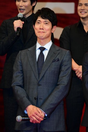 『空母いぶき』完成披露試写会に登場した佐々木蔵之介