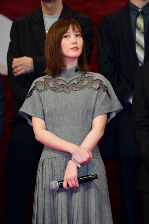 『空母いぶき』完成披露試写会に登場した本田翼