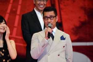 『空母いぶき』完成披露試写会に登場した中井貴一