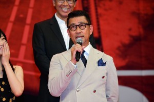 『空母いぶき』完成披露試写会に登場した中井貴一