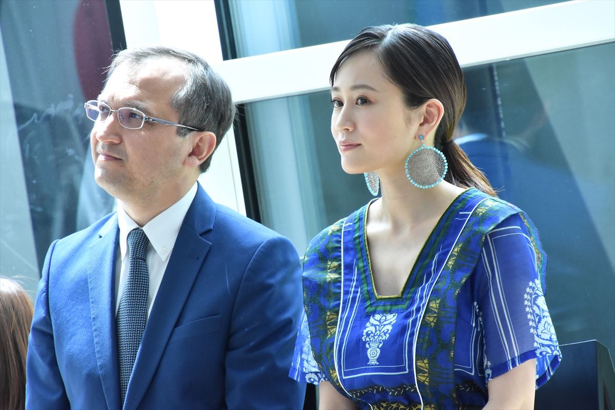 前田敦子、ママとして初の公の場　ウズベキスタン観光大使就任に喜ぶ