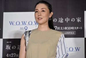 WOWOW『連続ドラマW 坂の途中の家』舞台挨拶に登壇した伊藤歩