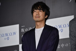 WOWOW『連続ドラマW 坂の途中の家』舞台挨拶に登壇した眞島秀和