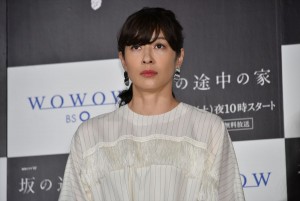 WOWOW『連続ドラマW 坂の途中の家』舞台挨拶に登壇した水野美紀