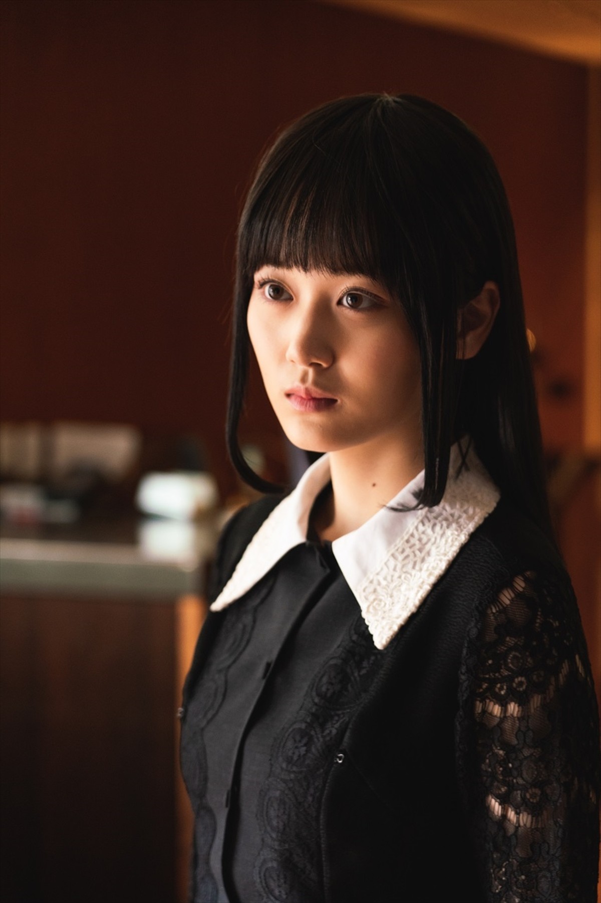 乃木坂46・山下美月のウェイトレス姿に反響「かわいすぎ」 『電影少女』第3話