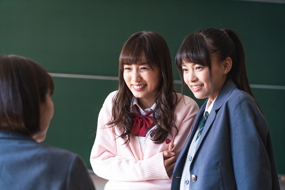 乃木坂46・山下美月のウェイトレス姿に反響「かわいすぎ」 『電影少女』第3話