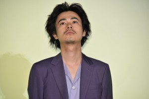 『さよならくちびる』映画完成披露イベントに登場した成田凌