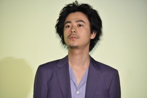 『さよならくちびる』映画完成披露イベントに登場した成田凌