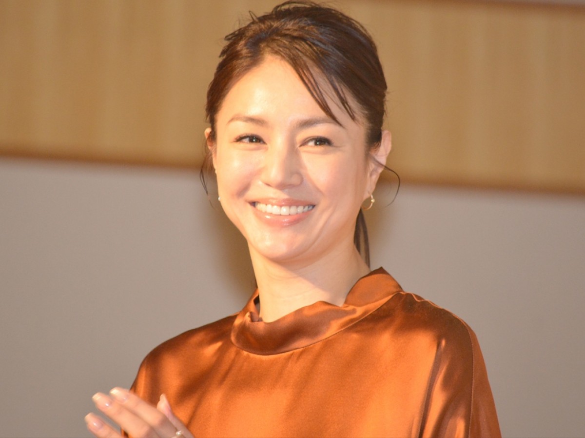 連休前お疲れモード…ガッキー癒やして！ 疲れがピークのとき温泉デートしたい芸能人
