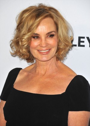 レッドカーペットに登場したジェシカ・ラング