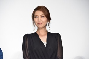 『太陽の家』キャスト発表記者会見に登場した飯島直子