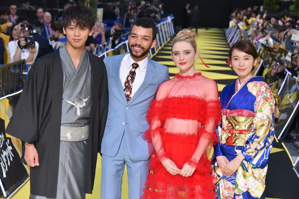 R・レイノルズ、巨大ピカチュウカーペットに感激「高校の卒業式にも同じものがあれば…」