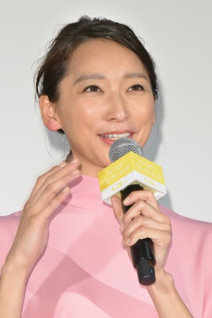 『バースデー・ワンダーランド』初日舞台挨拶イベントに登場した杏