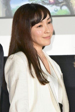 『バースデー・ワンダーランド』初日舞台挨拶イベントに登場した麻生久美子