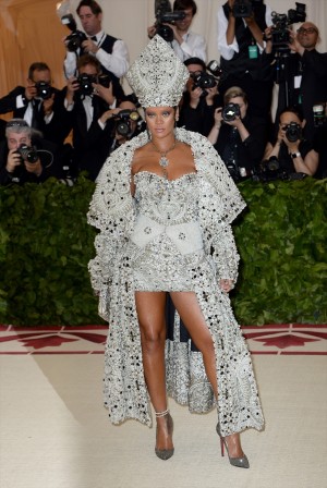 リアーナ、MET GALA2018に登場