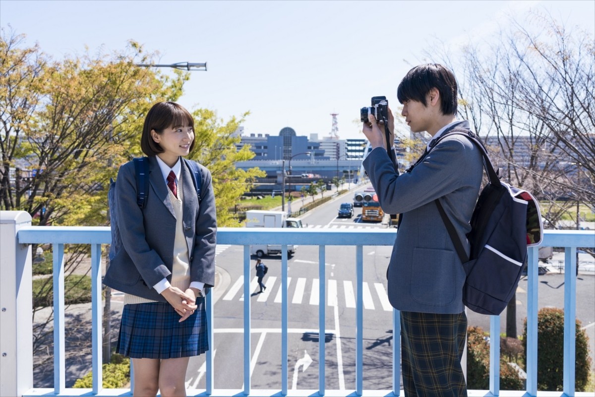 乃木坂46・山下美月、ひょっこり＆プク顔がかわいい…！  『電影少女』第4話