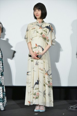 浜辺美波、『映画 賭ケグルイ』初日舞台挨拶に登場